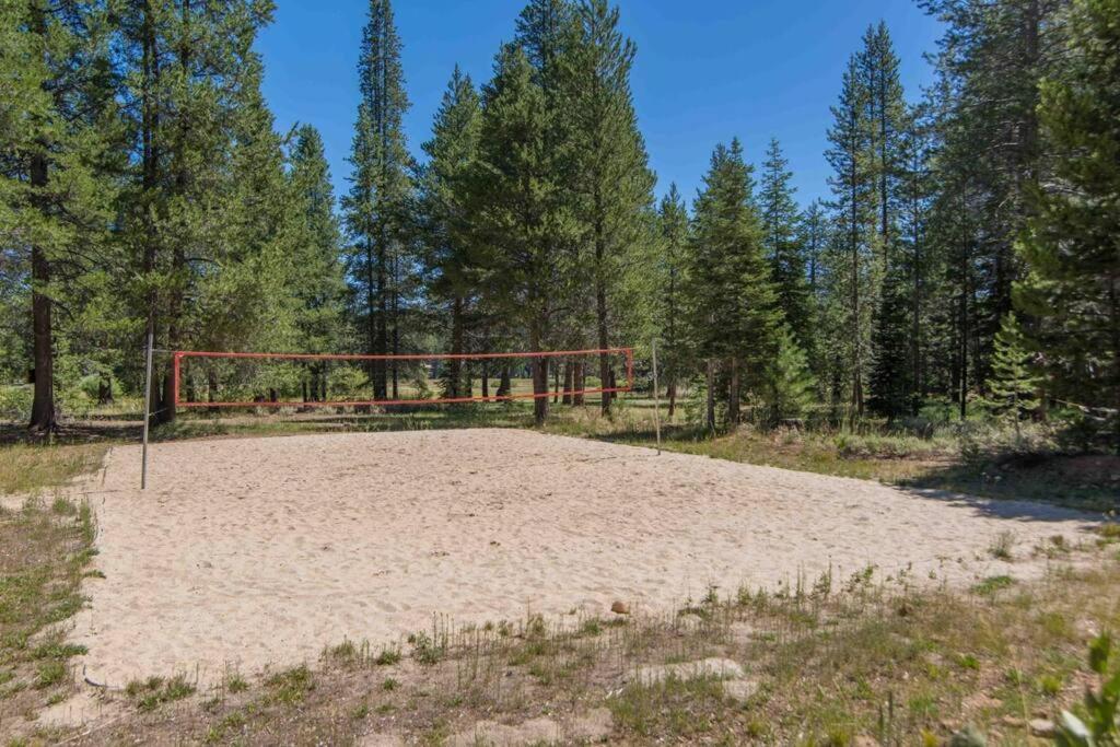 3Br Tahoe Donner Cabin With Hoa Perks Like Pools Hot-Tub Minutes To Trails Lake Golf Truckee Bagian luar foto